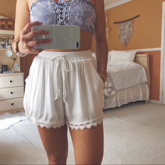 White Lace Shorts - Picture 5 of 6